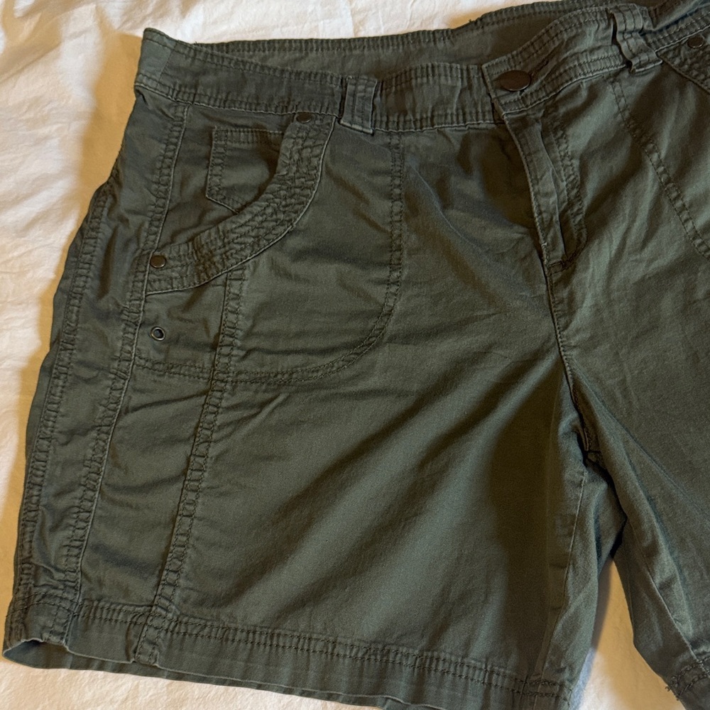 Style & Co Olive Cargo Shorts for Women - Picture 3 of 5